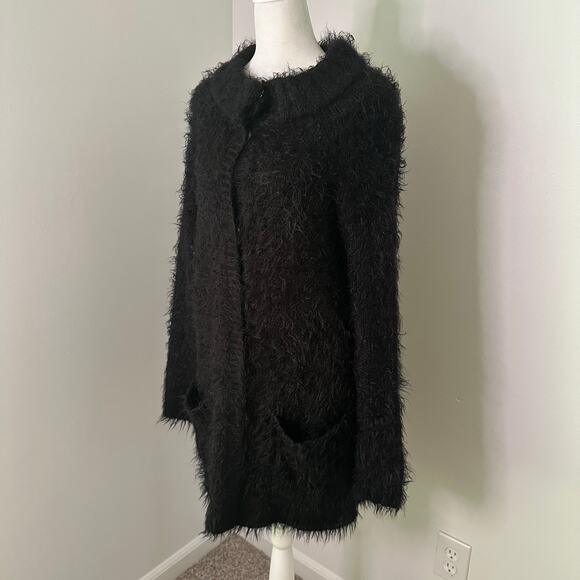 Free People black fur button up long sleeve sweater jacket size M - Picture 3 of 8